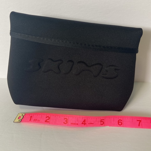 SKIMS pounch - Picture 4 of 5